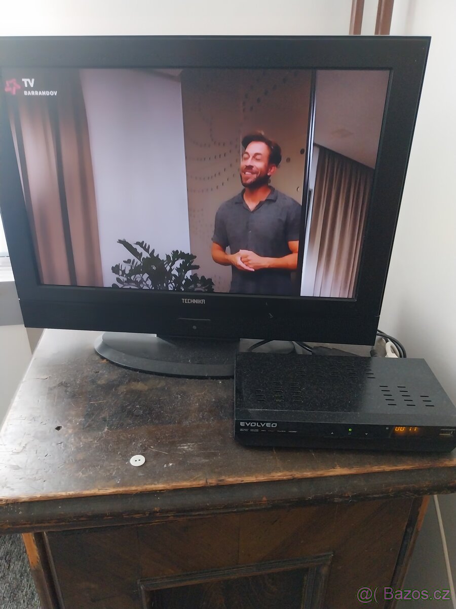 TV+modem+kabely