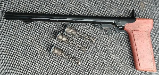 Pistolka , pistole , pérovka , špuntovka