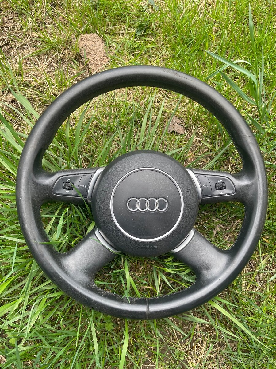 Audi A8 volant