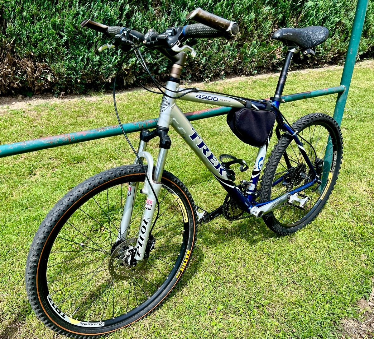 Horské kolo TREK 4900 Alpha / Deore LX / RockShox / rám L