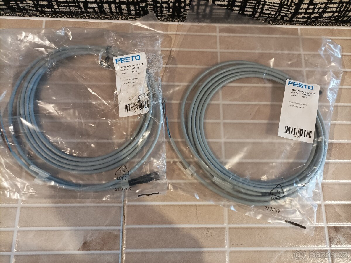 Kabel připojovací