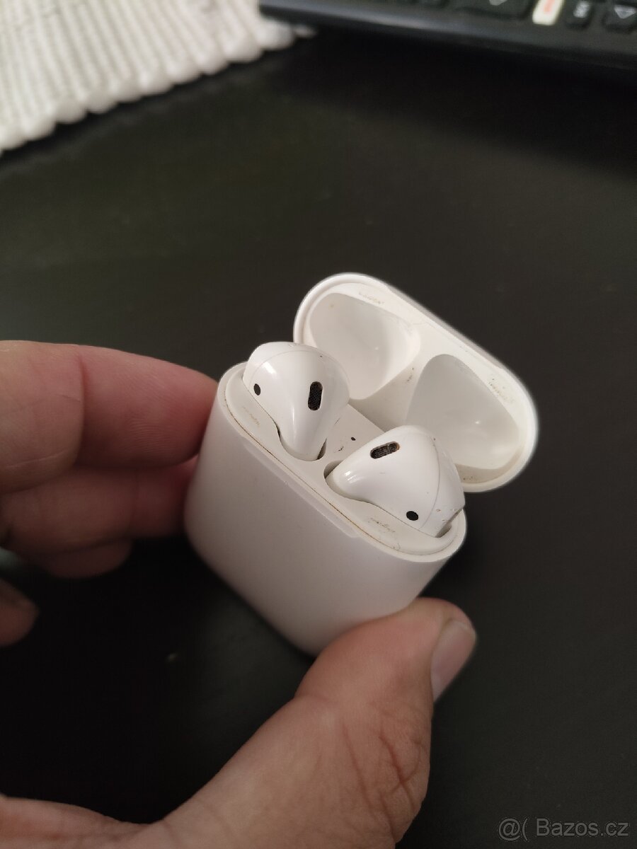 Apple AirPods 2