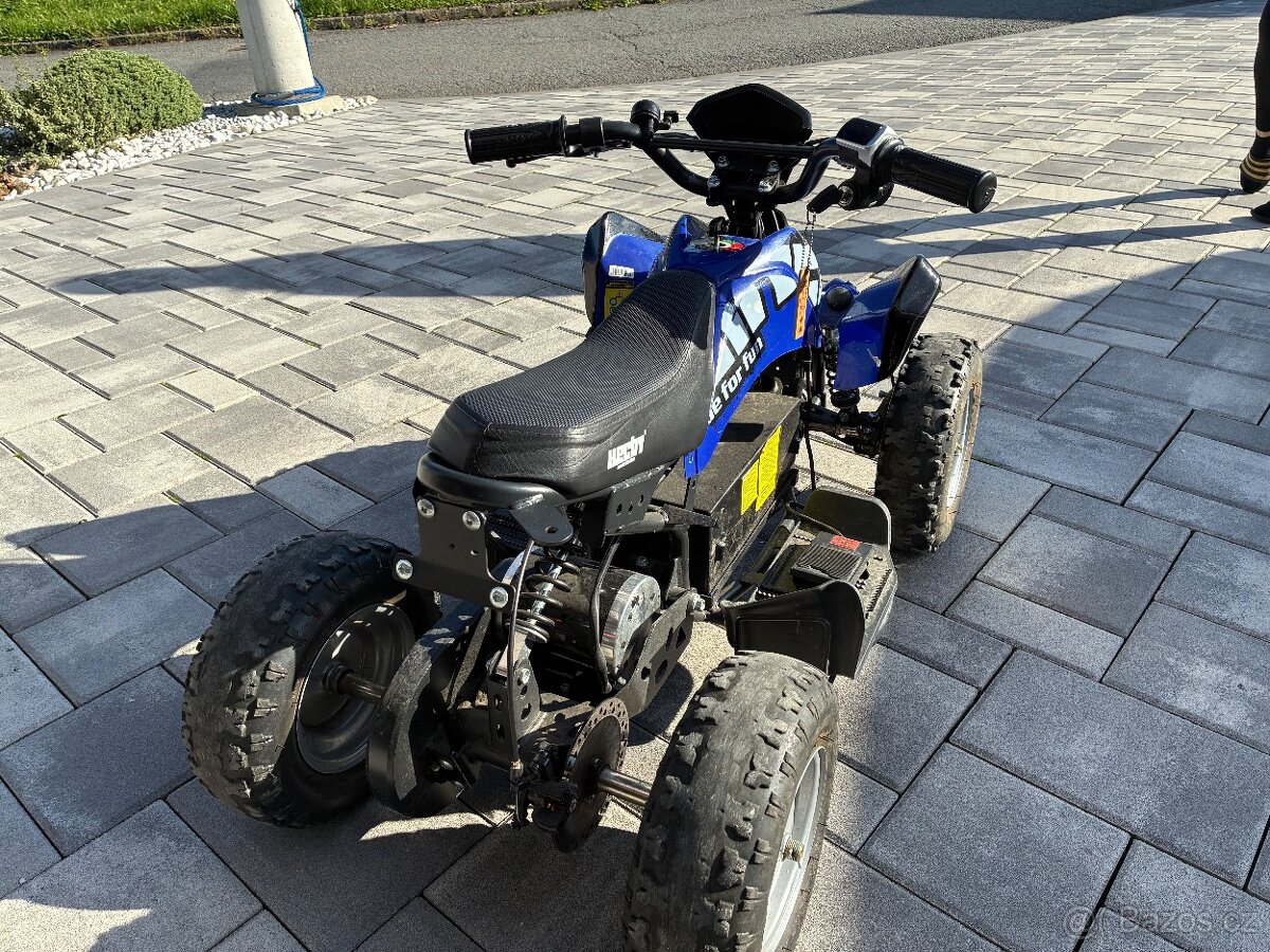 Akumulátorová čtyřkolka - HECHT 54100 BLUE