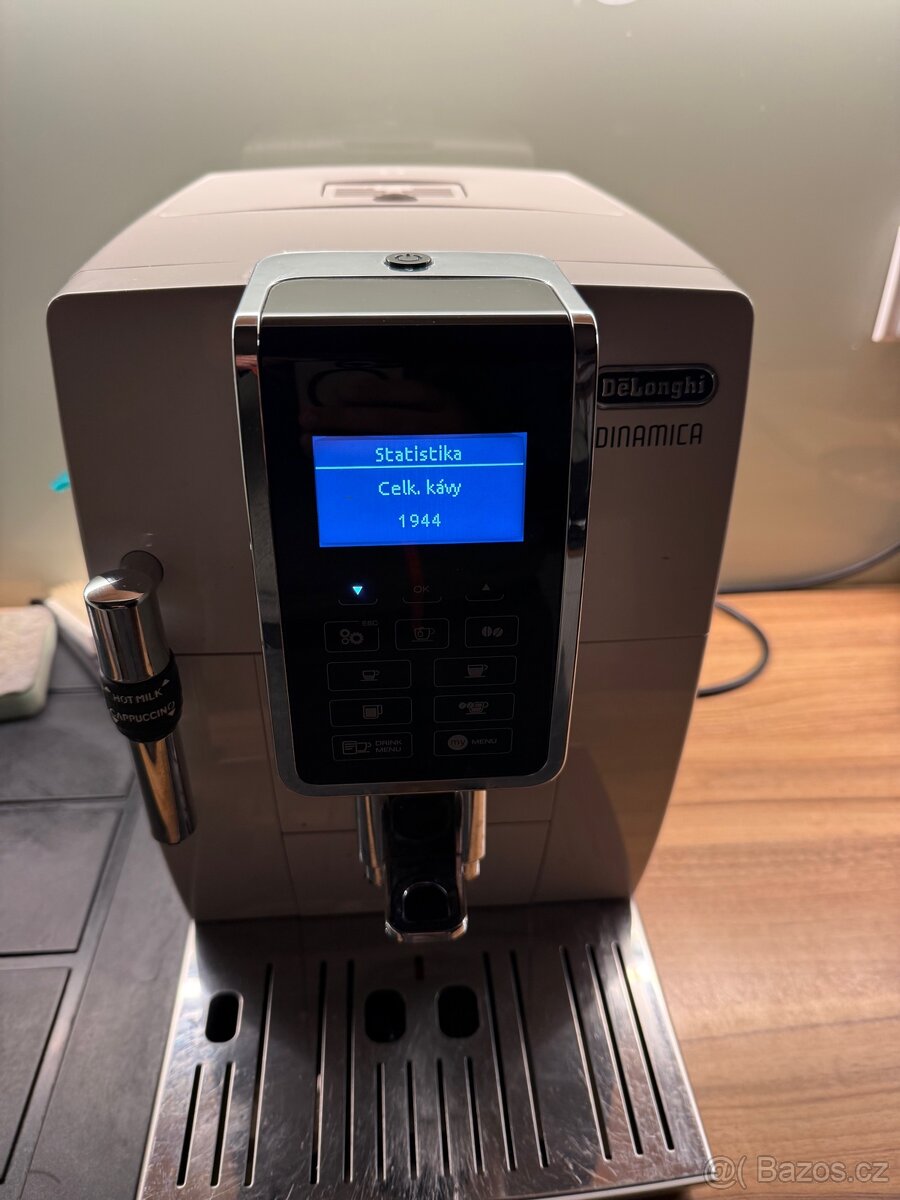 Kavovar Delonghi Dinamica