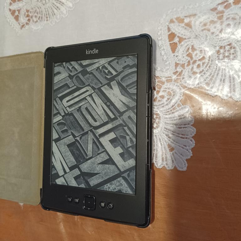 Amazon Kindle 4 D01100 - E-book elektronická čtečka knih