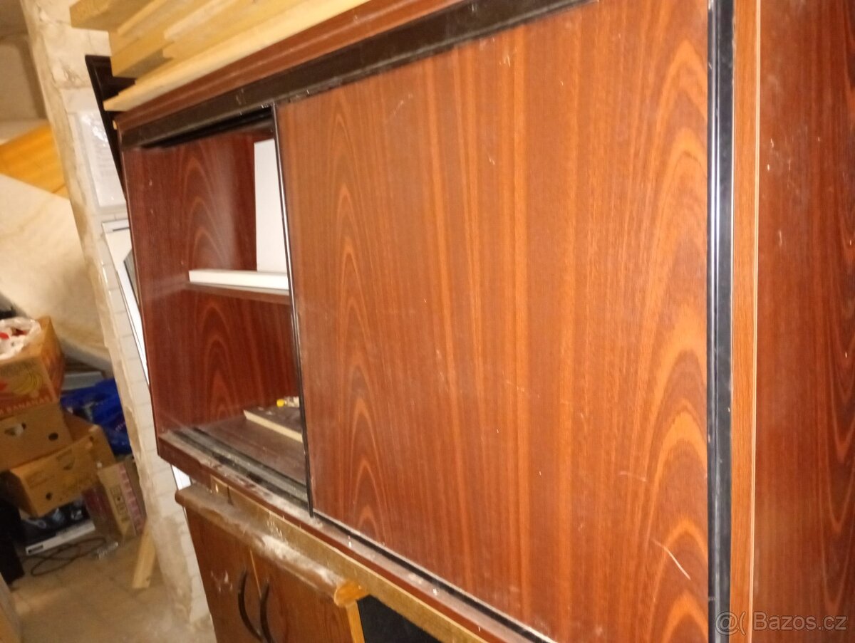 Dřevěné skříňky