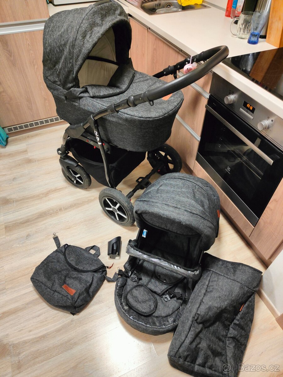 Kočárek baby merc Q9