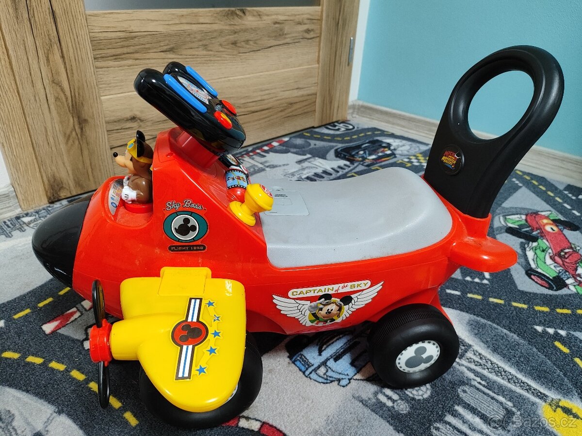 Hračky (svítící, hrající letadýlko)