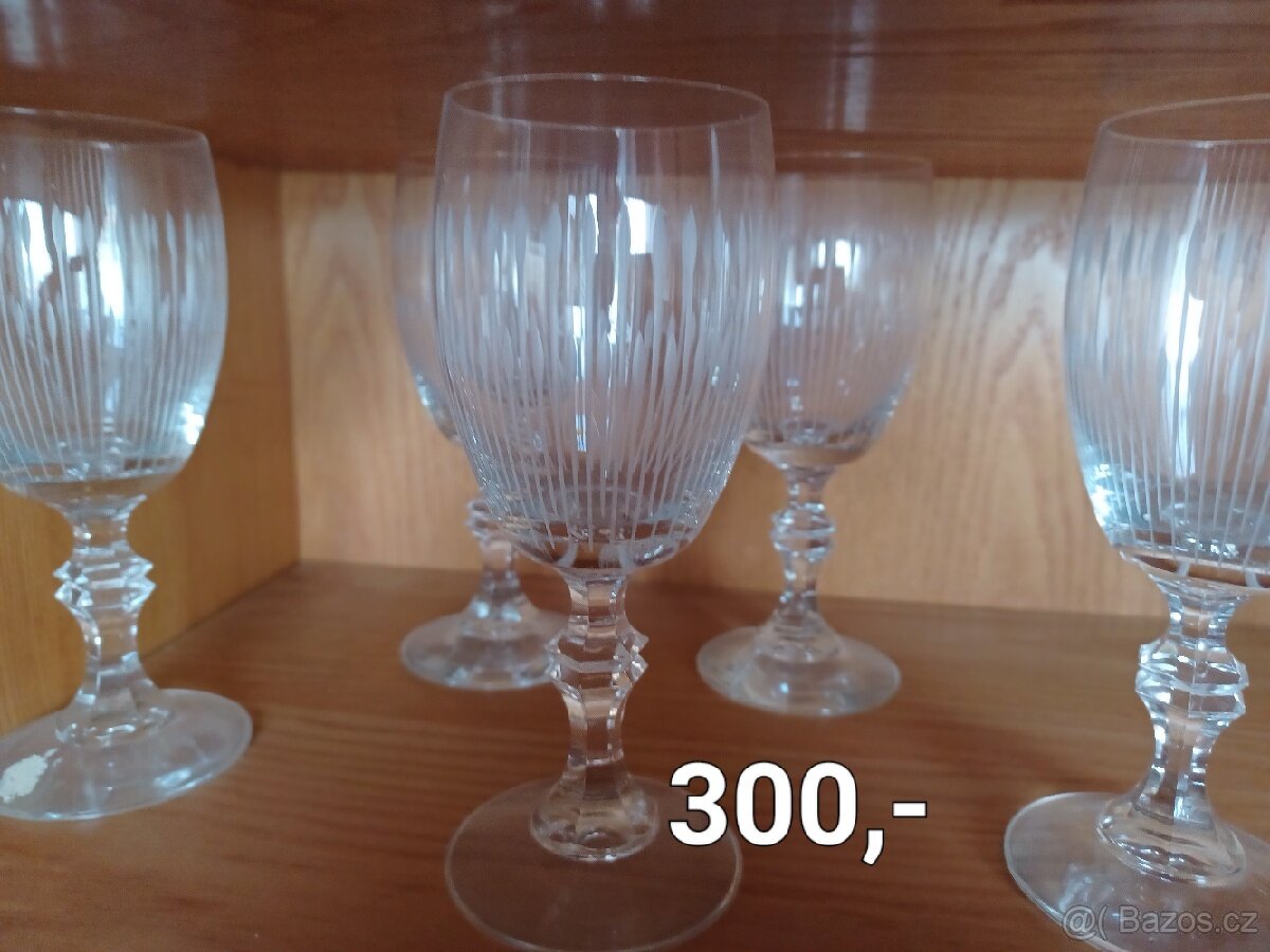 Sada různých skleniček