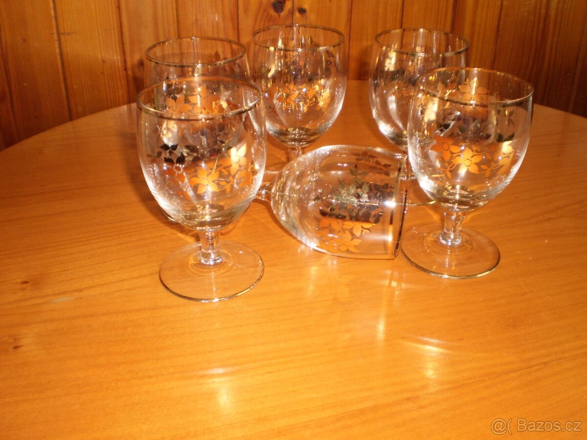 skleničky - na stopce bohatě zlacené 6 ks ++nové++