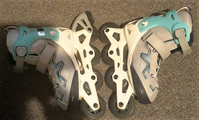 Prodám kolečkové nastavitelné brusle Oxelo vel. 30-32