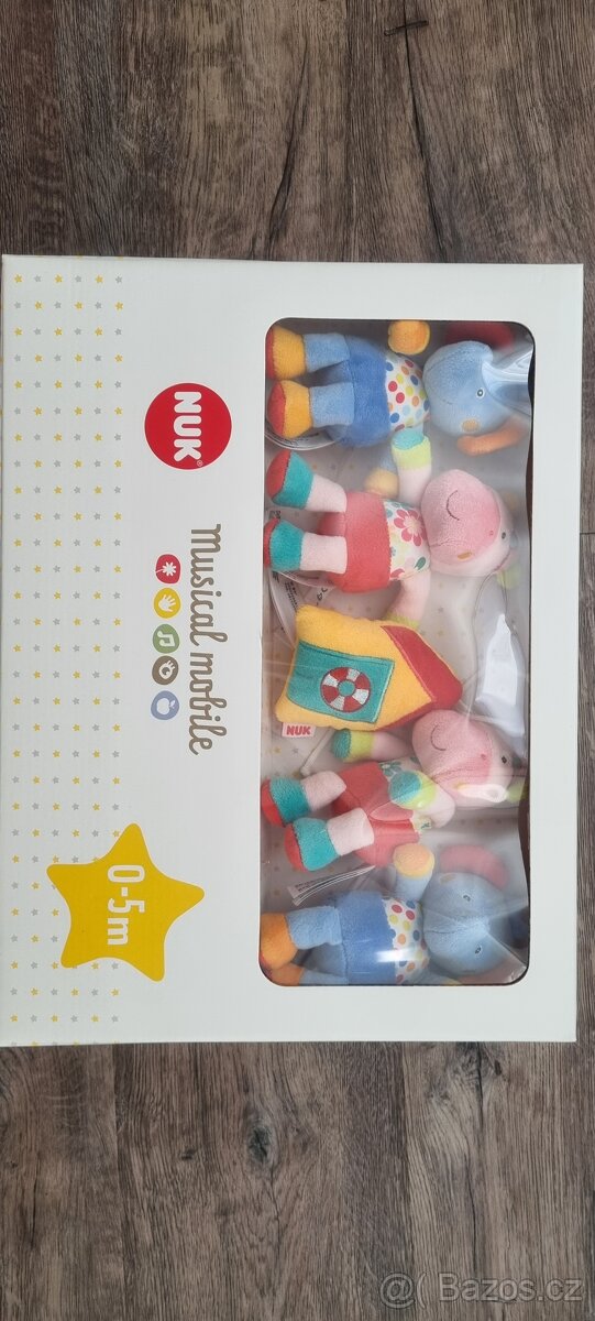 Dětský kolotoč nad postýlku