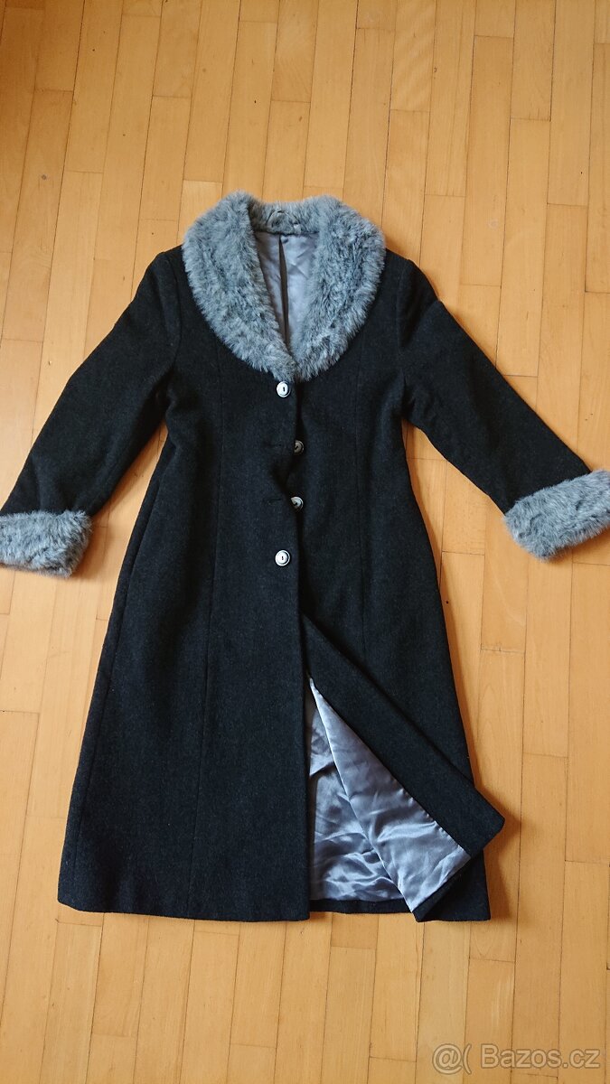 dívčí vlněný kabát vel. 146/152