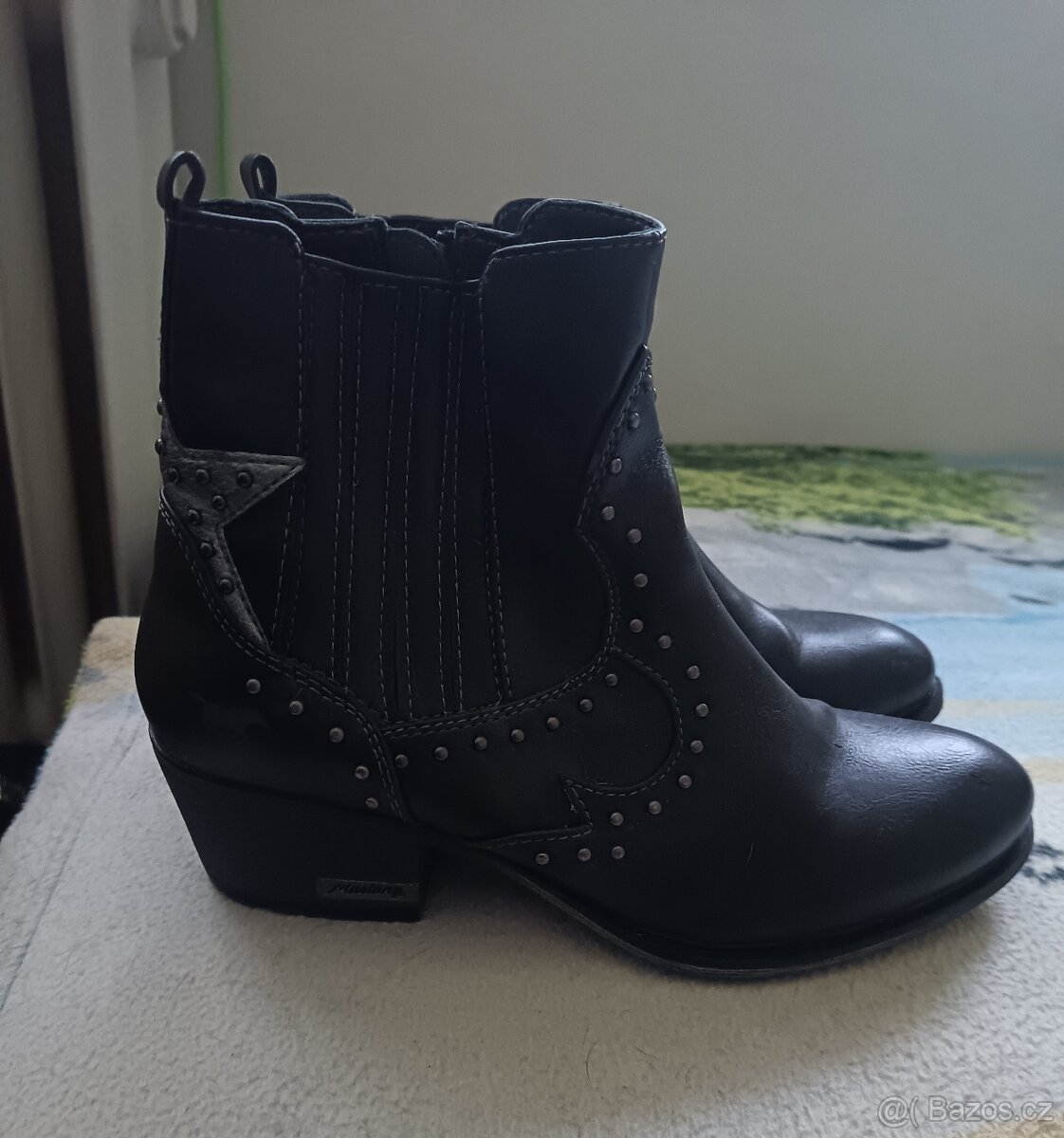 NÍZKÉ KOZAČKY MUSTANG