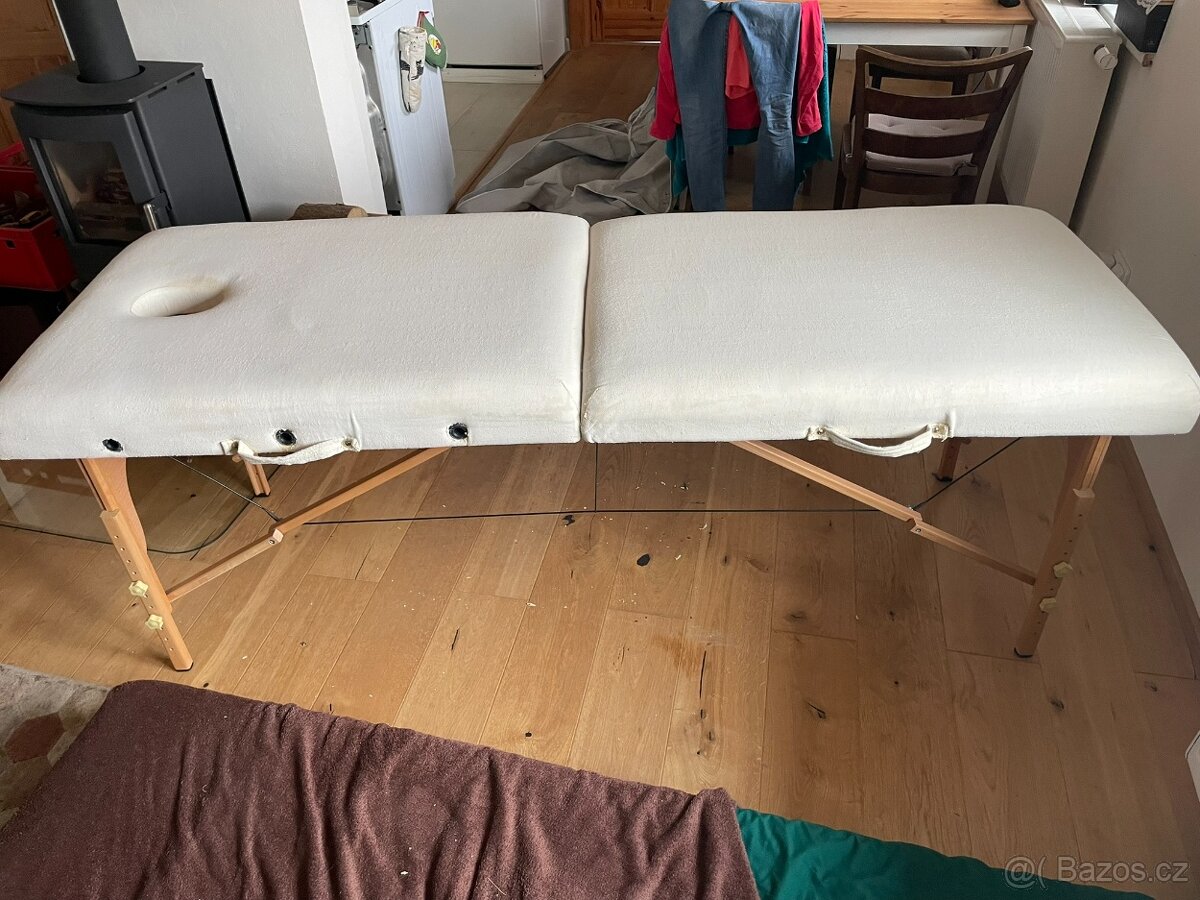 Skládací masážní stůl