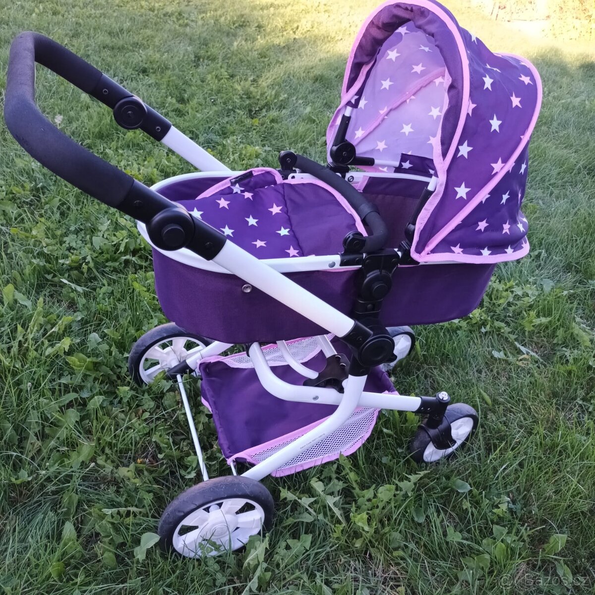 kočárek pro panenky