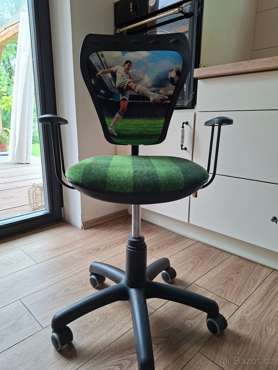 Dětská otočná židle fotbalista