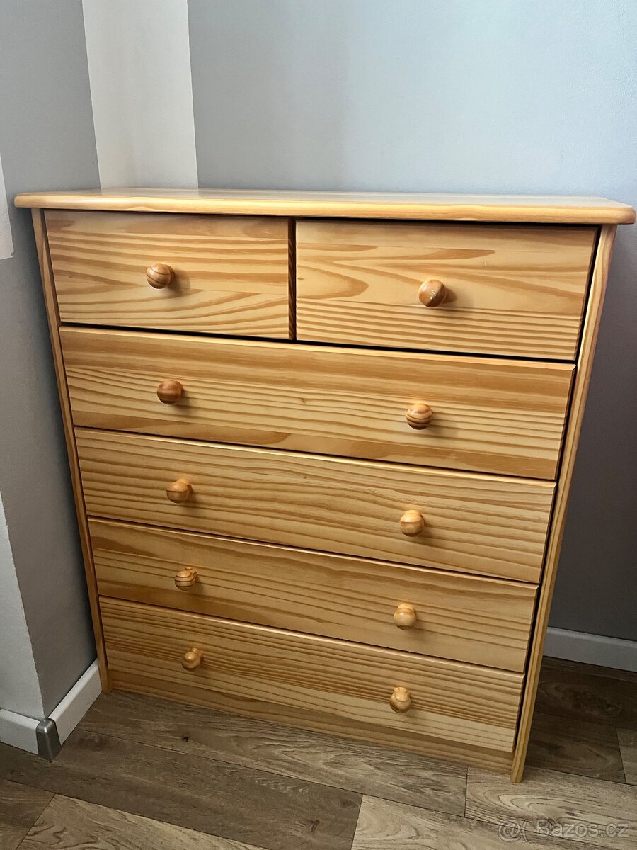 Komoda z masivu