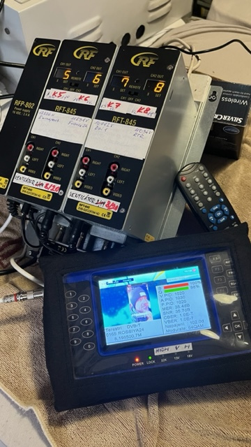 ProdámDVBS/DVBT 4xMUX transmodulátor 2xRFT845+zdroj RFP802