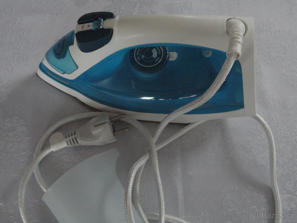 Žehlička napařovací Philips délka 28 cm