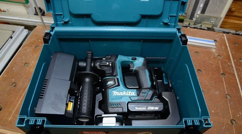 makita aku DHR171
