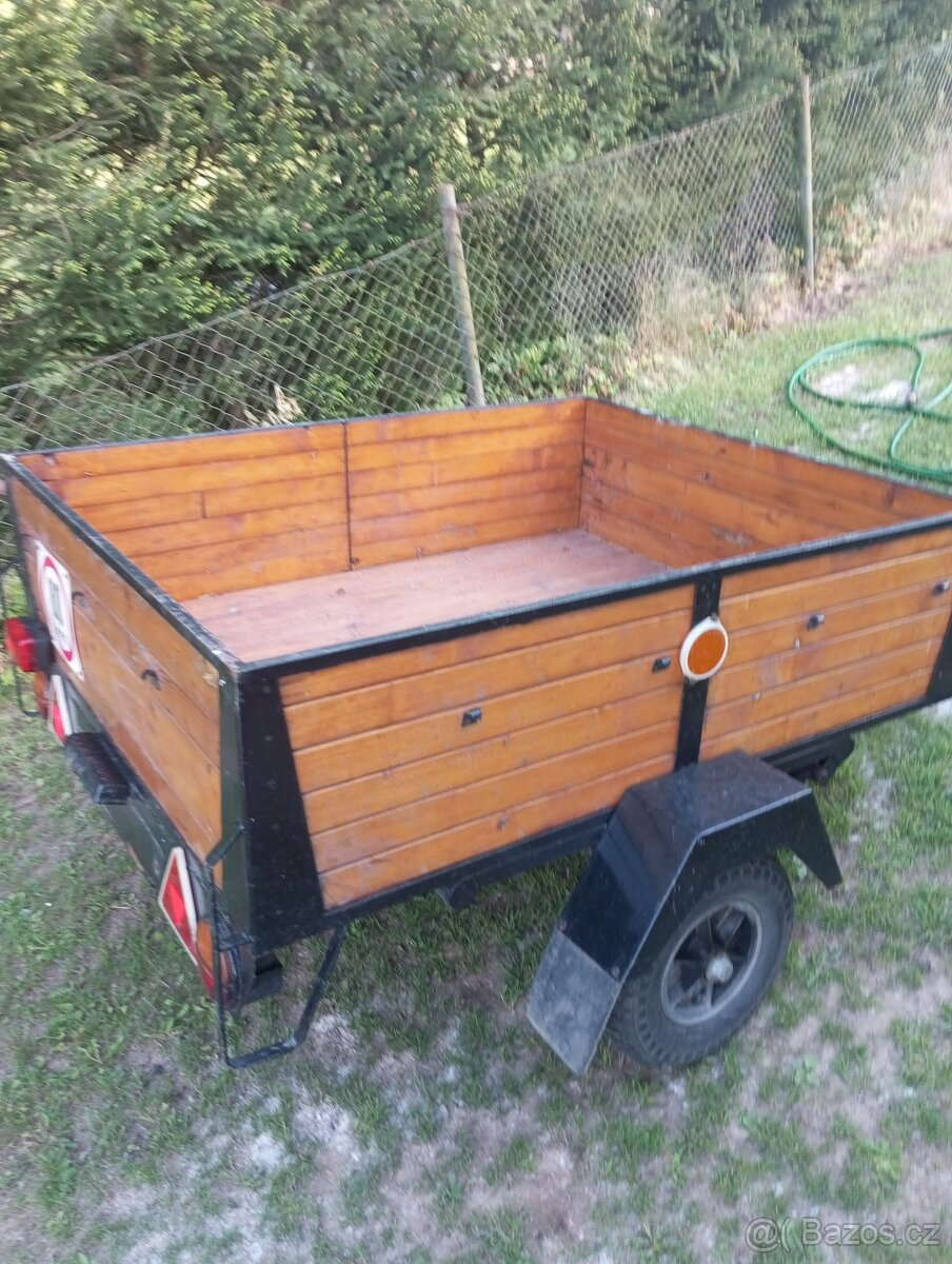 Přívěsný vozik