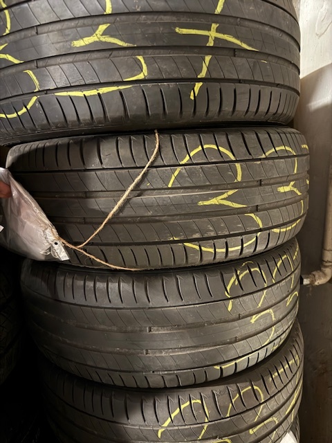 letní pneu 215/55/17 Michelin