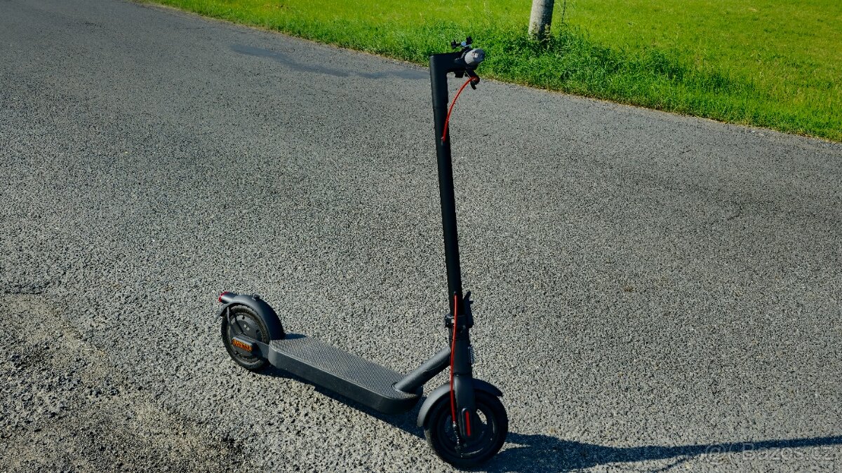 Elektrokoloběžka Xiaomi Scooter 4 Pro 2nd Gen