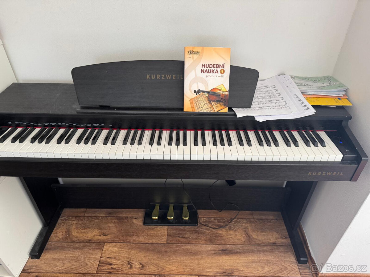 Kurzweil M70 Digitální piano