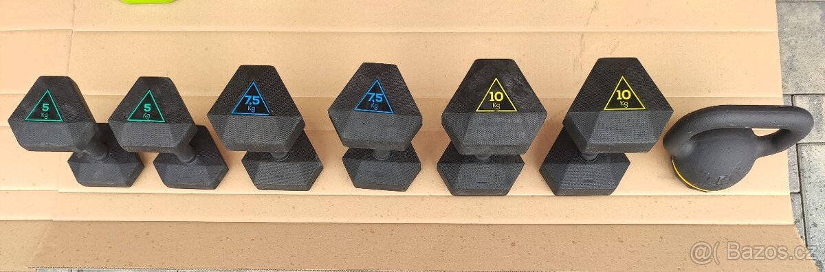 JEDNORUČNÍ ČINKY S PEVNOU VÁHOU DOMYOS HEX DUMBBELL