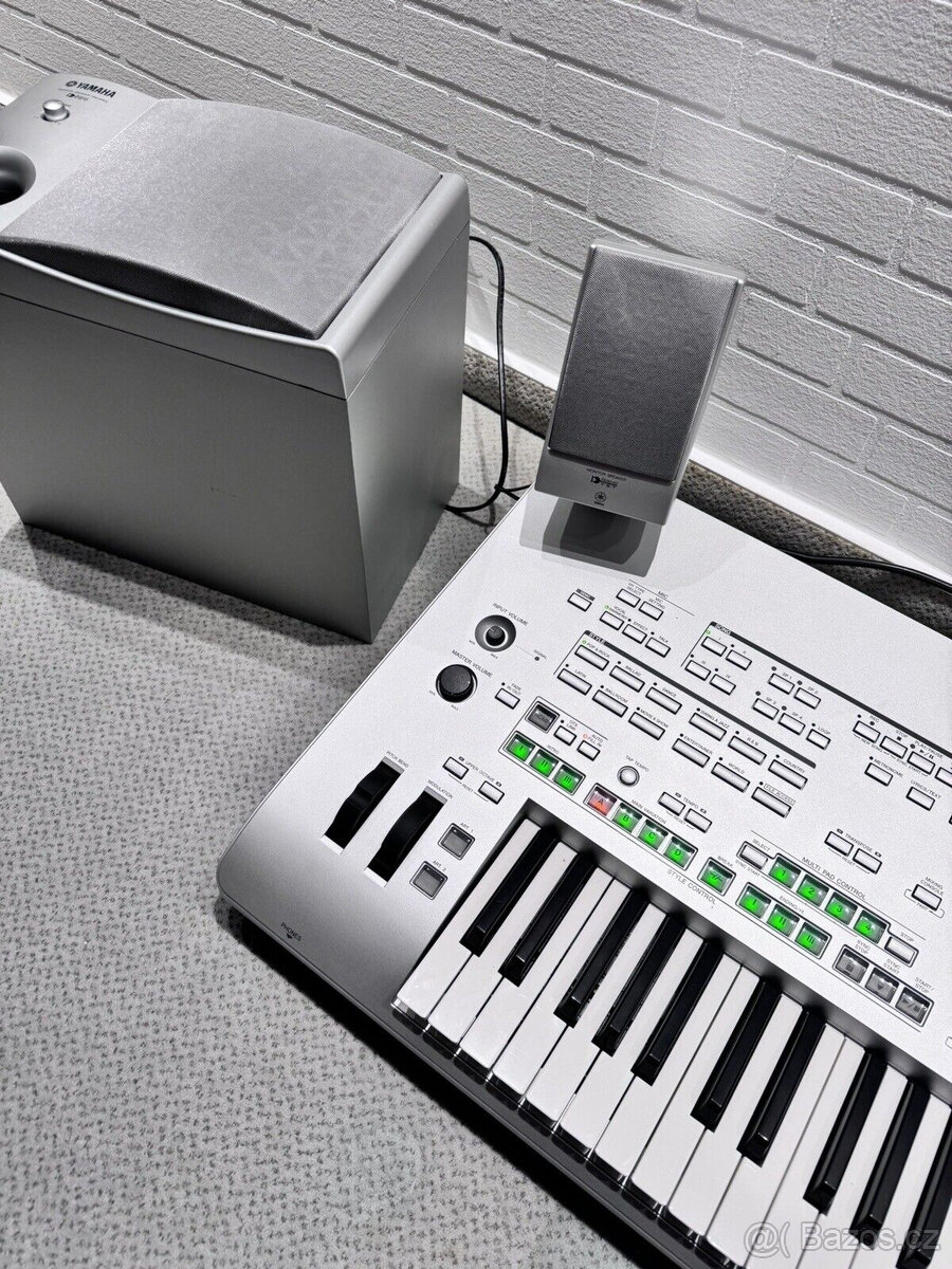 Klávesy Yamaha Tyros 3 Workstation včetně originálních repro