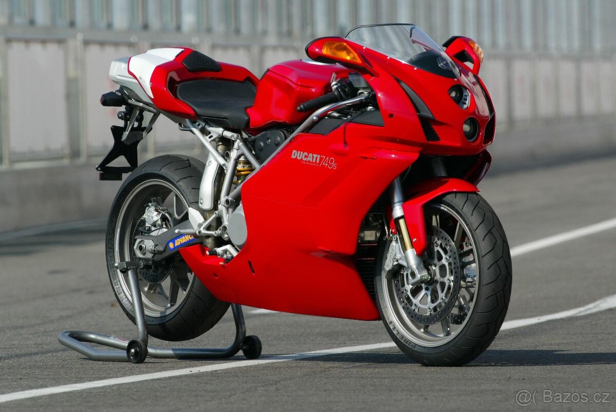 Koupím Ducati 999s nebo 749s