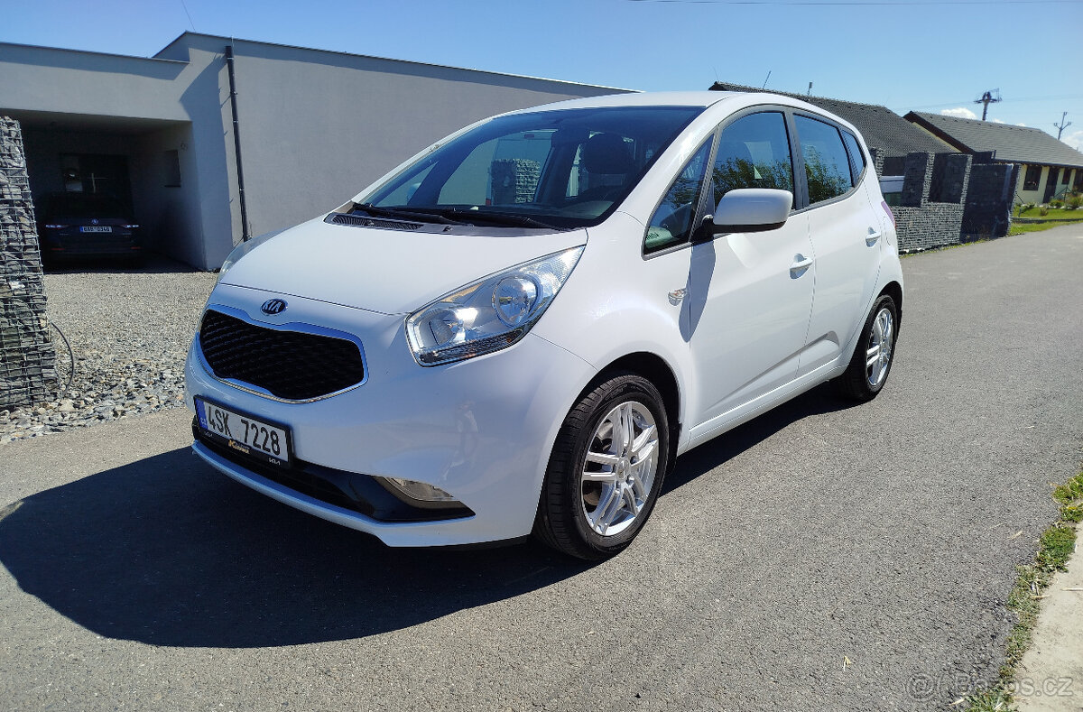 Kia Venga 2018, 1.6i najeto 76000km, park. senzory, tažné