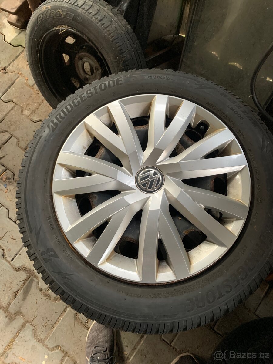 Zimní pneumatiky 205/55 R16, plechové VW