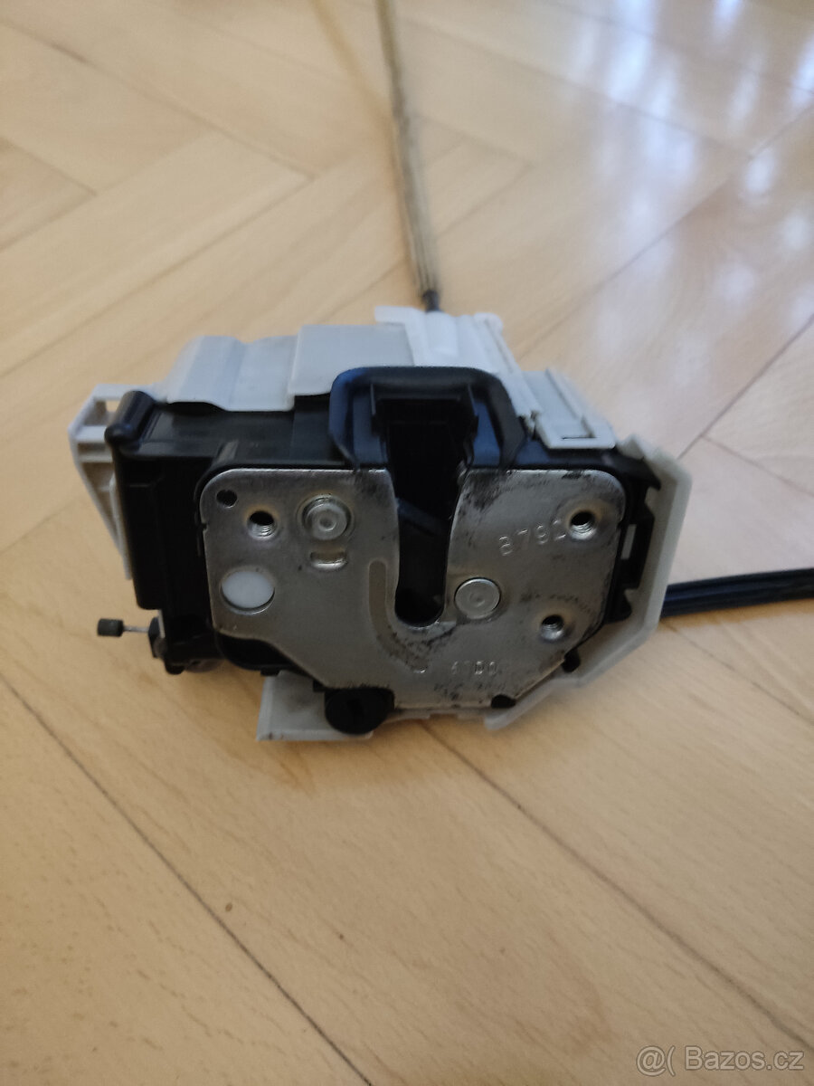 Bravo - Zámek centrálu zadní levý L od r.v. 2006-2014