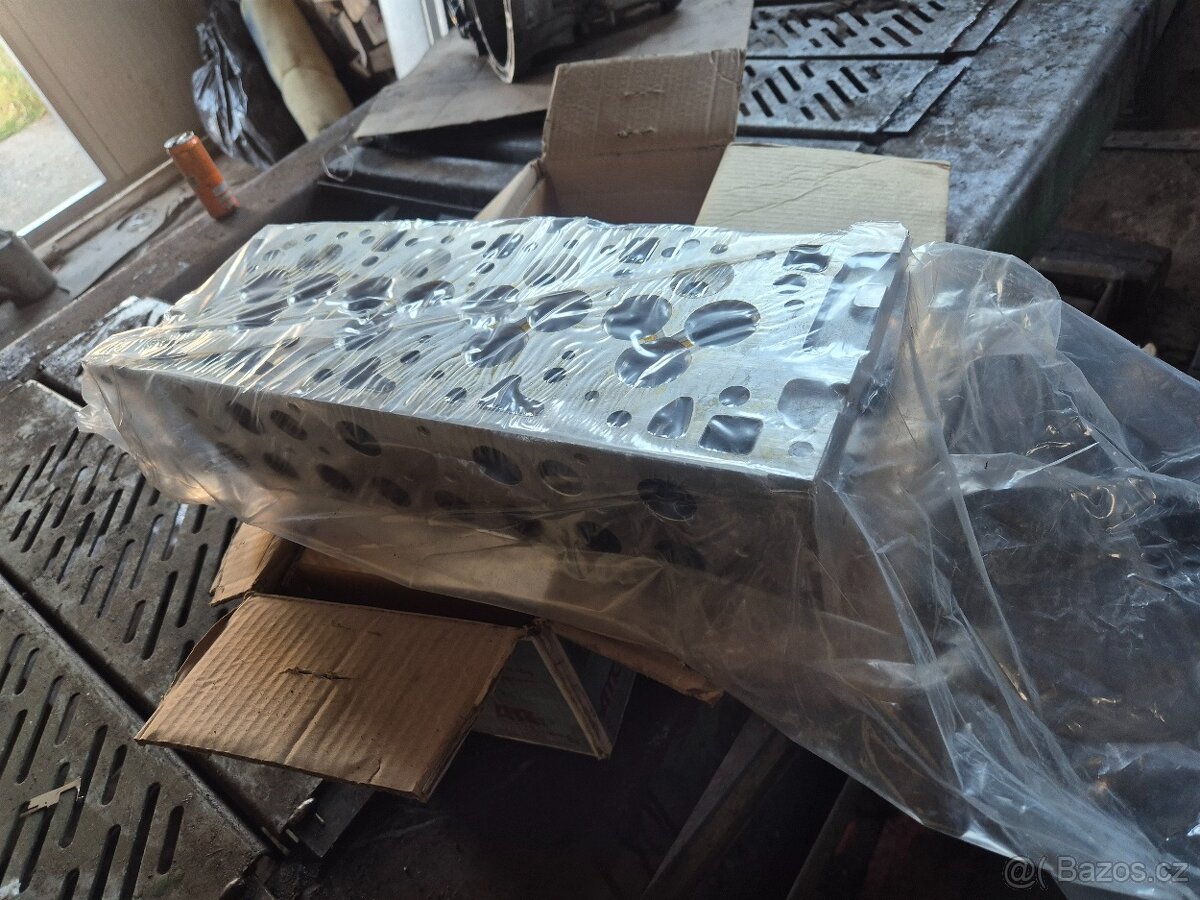 Hlava motoru Peugot Boxer 2,5 D-TD