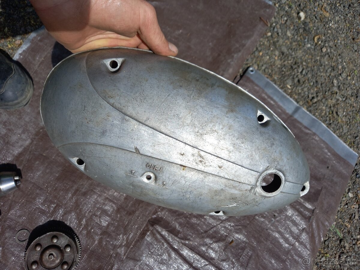 Víko spojky Jawa Pérák FJ