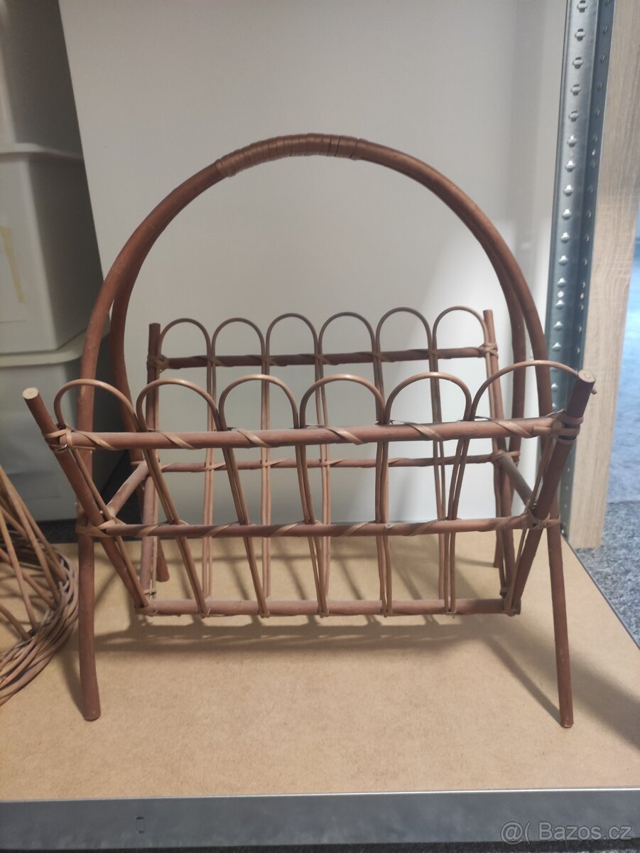 Retro stojan na časopisy, noviny