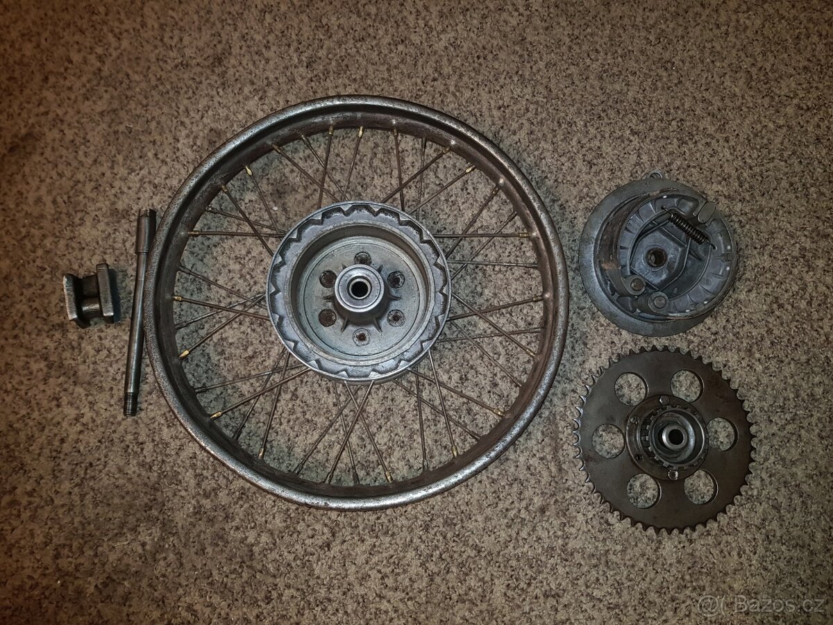 Jawa ČZ 175/356 - Zadní kolo