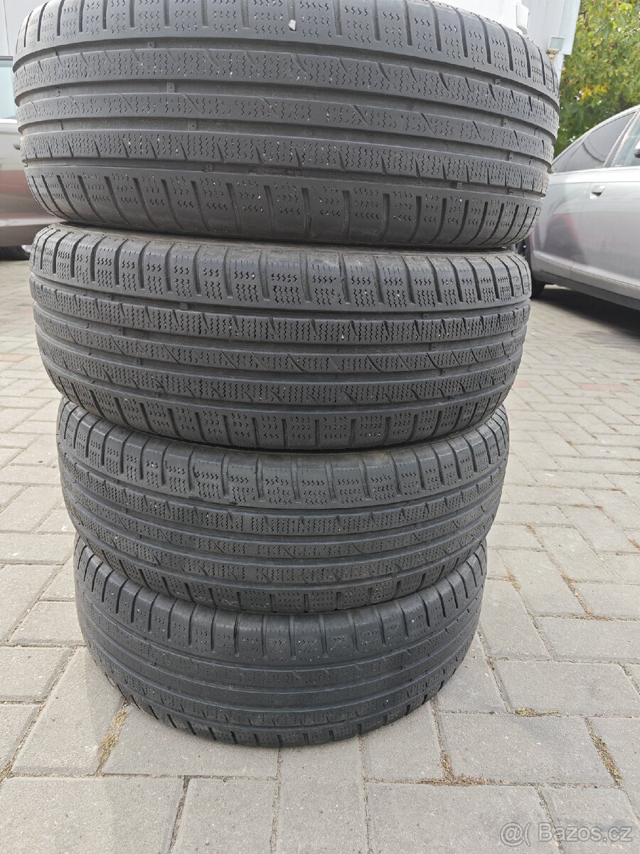 Zimní pneu Superia Bluewin 195/65 R15 Sada 4x