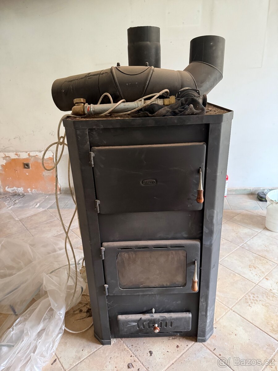 Kamna PRITY s teplovodním výměníkem