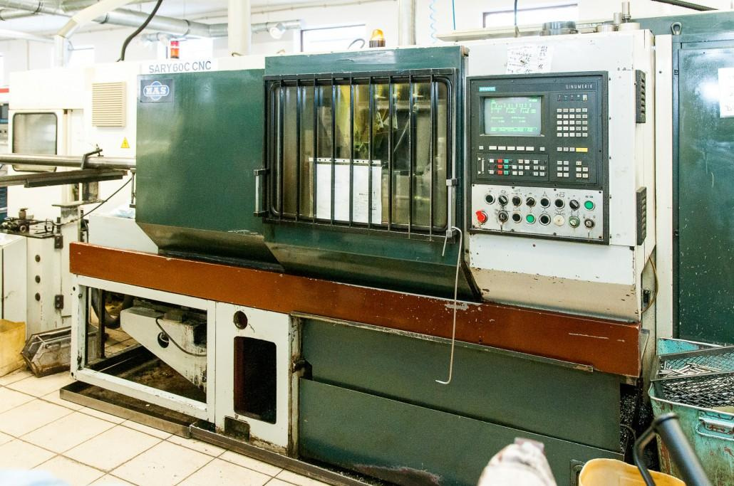 Soustruhy - polo/automatické SARY 60C CNC