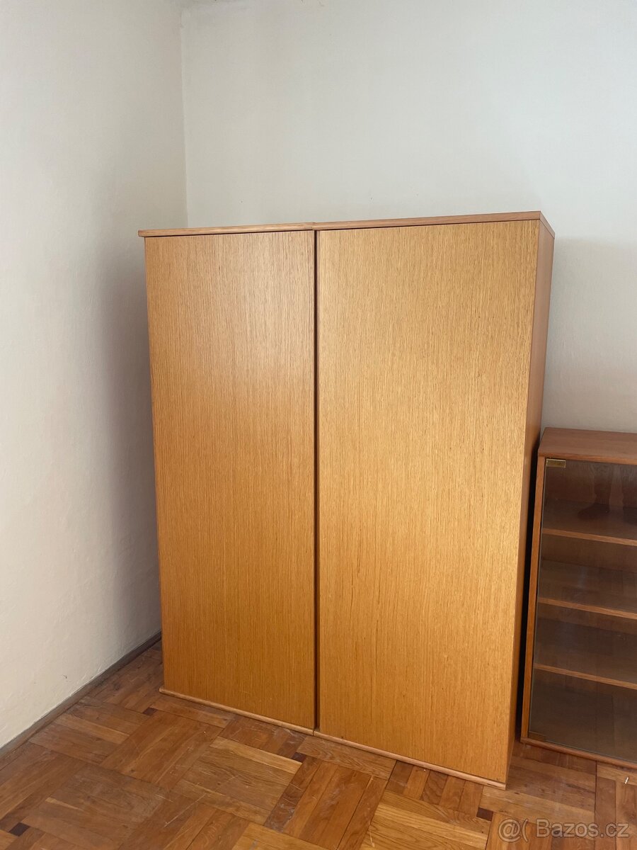 Šatní skříň 2 ks