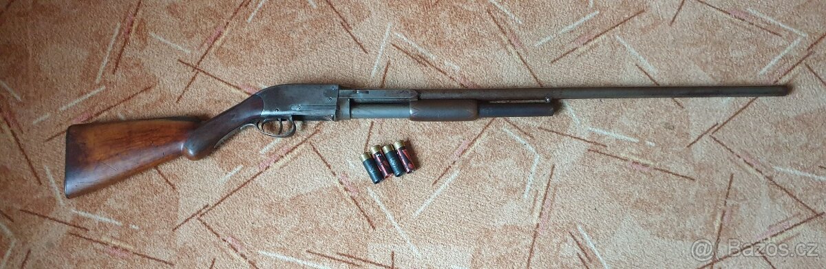 Historická brokovnice Spencer pumpa 1882 ráže 12CF