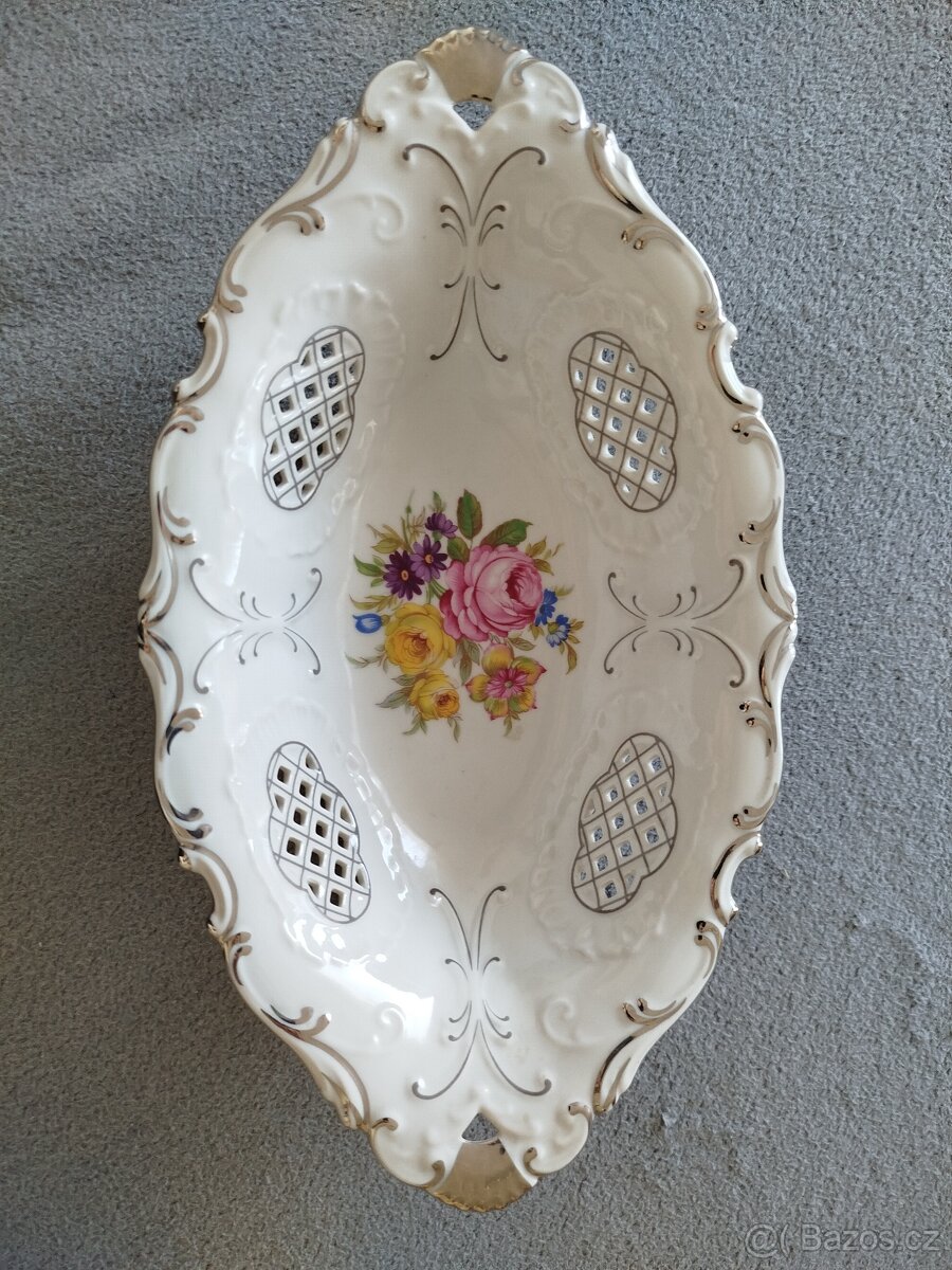 Různý porcelán keramika