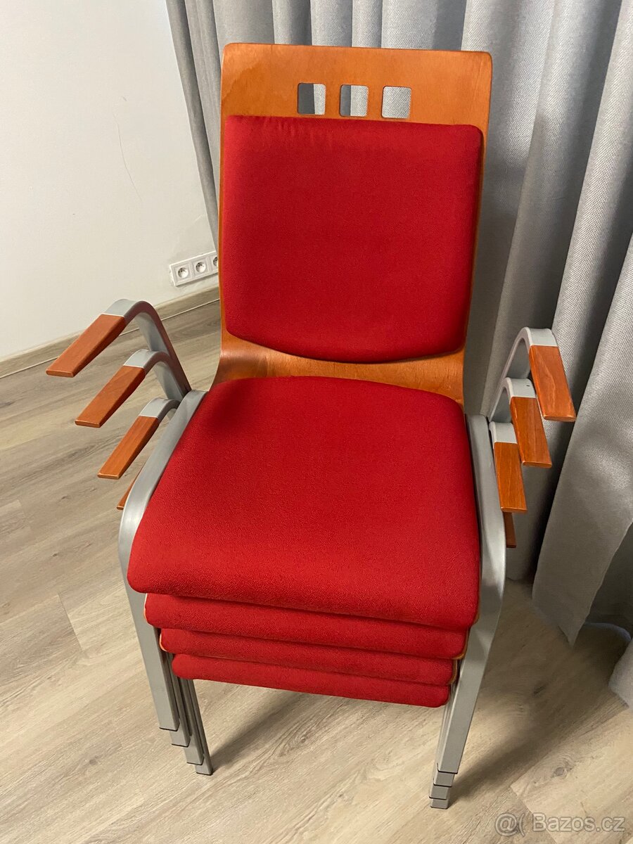 Židle červené
