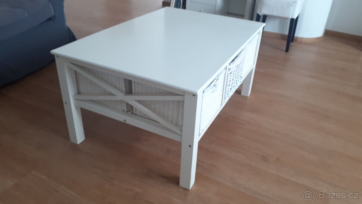 konferenční stolek Ikea