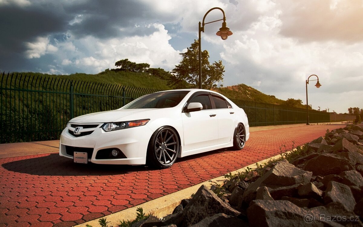 Koupim sedacky na Honda Accord 8.g sedan