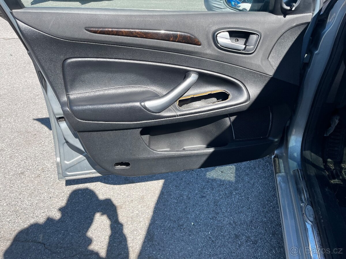 Ford Mondeo MK4 tapce dveří kožené