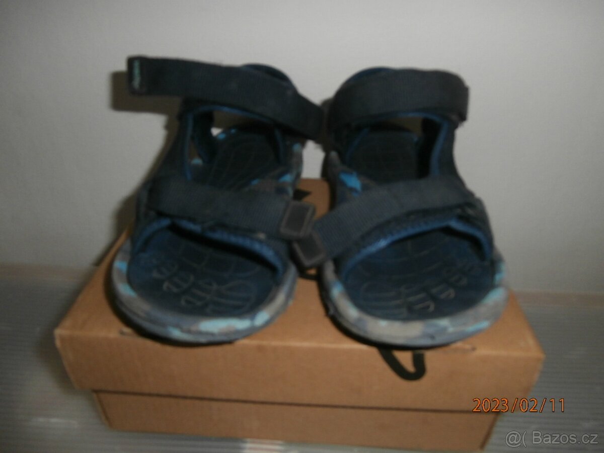 Sandále 33 / 19,5 - 21 cm a žabky 26 - 27 / 17,5 cm